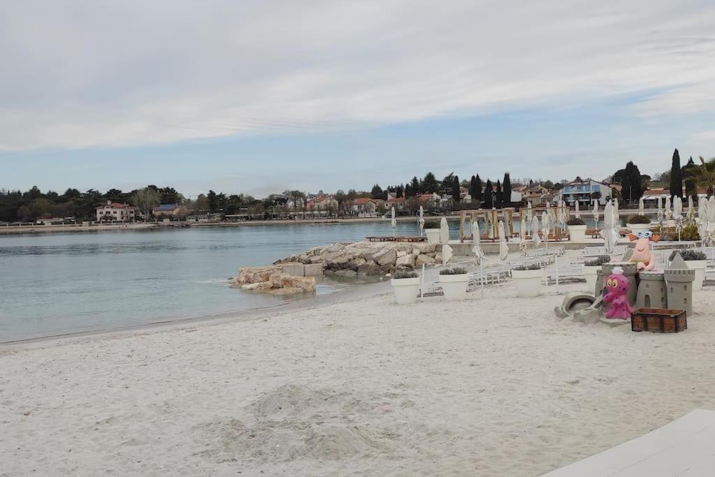 Modern Apartment In Porec Exterior photo